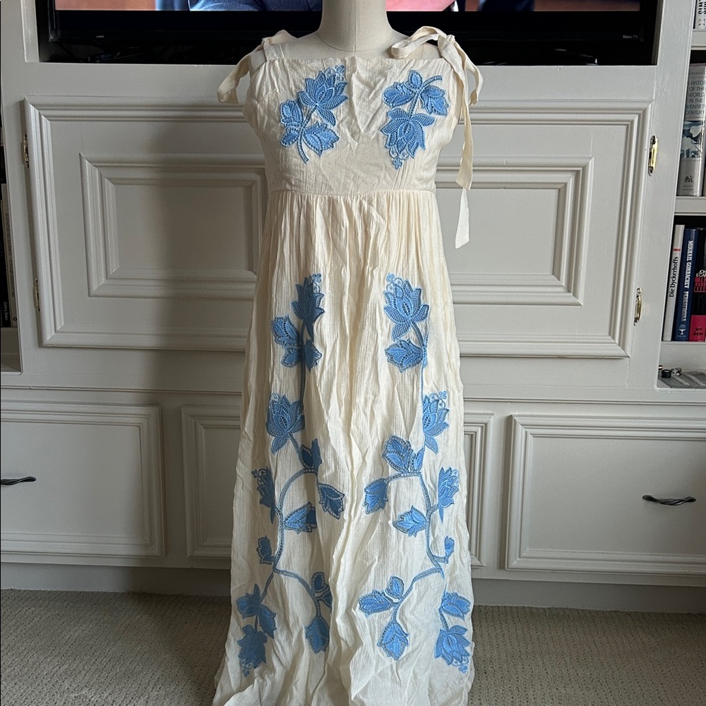 NWT Lalavon Cream Maxi Dress - Picture 2 of 10